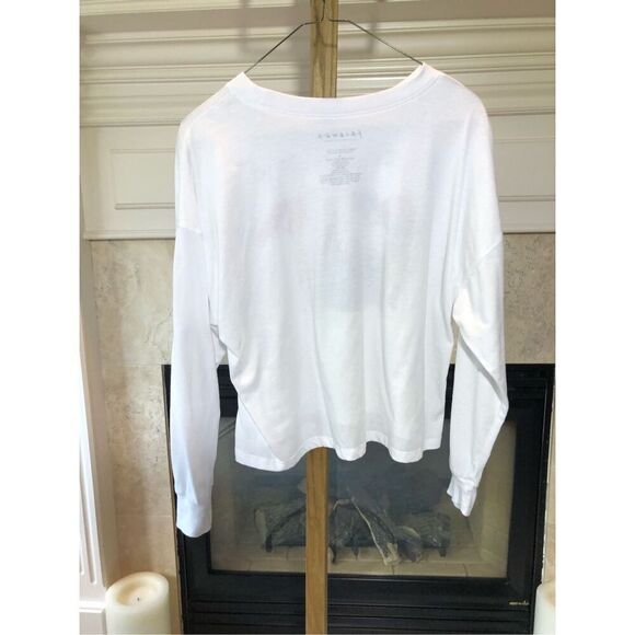 FRIENDS The Television Series Women’s White “F.R.I.E.N.D.S.” Graphic Long Sleeve - Picture 2 of 6
